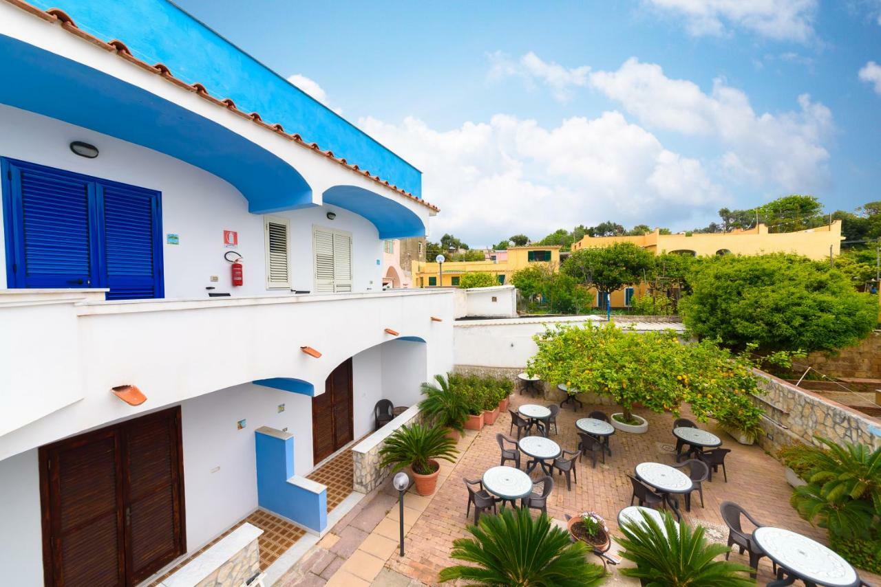 Hotel Celeste Procida Exterior foto